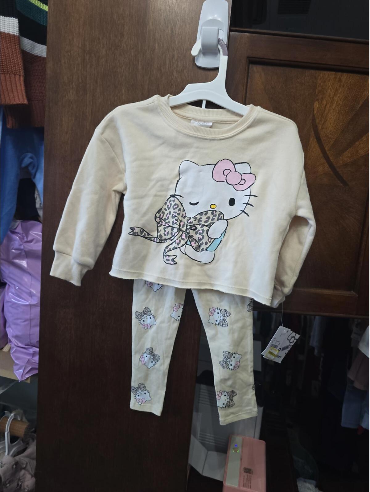 2t Brand New Hello Kitty OutfitItem 248 2t Brand New Hello Kitty OutfitItem 248